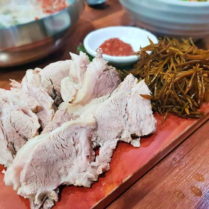 식객 허영만 백반기행 강남 가로수길 신사 제주식 수육 돔베고기 맛집