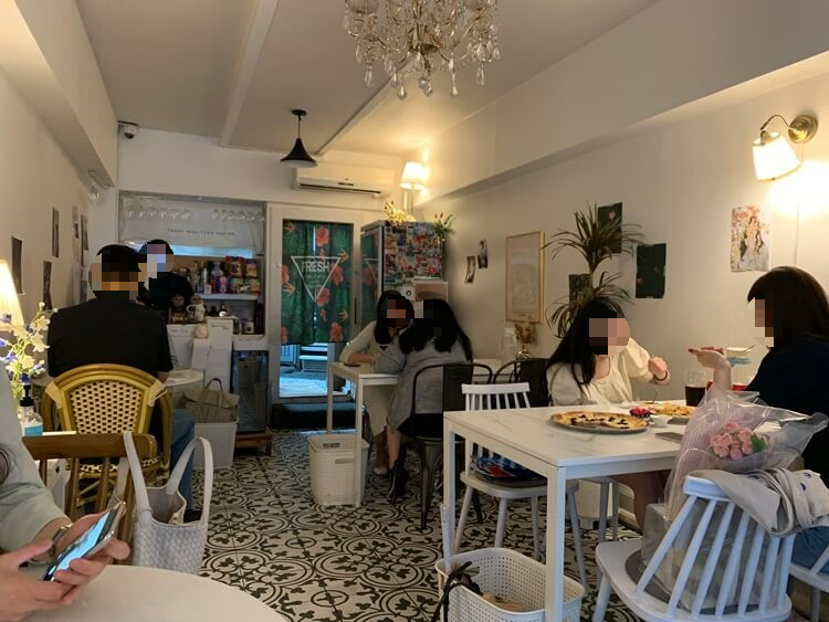 은은한 조명의 분위기