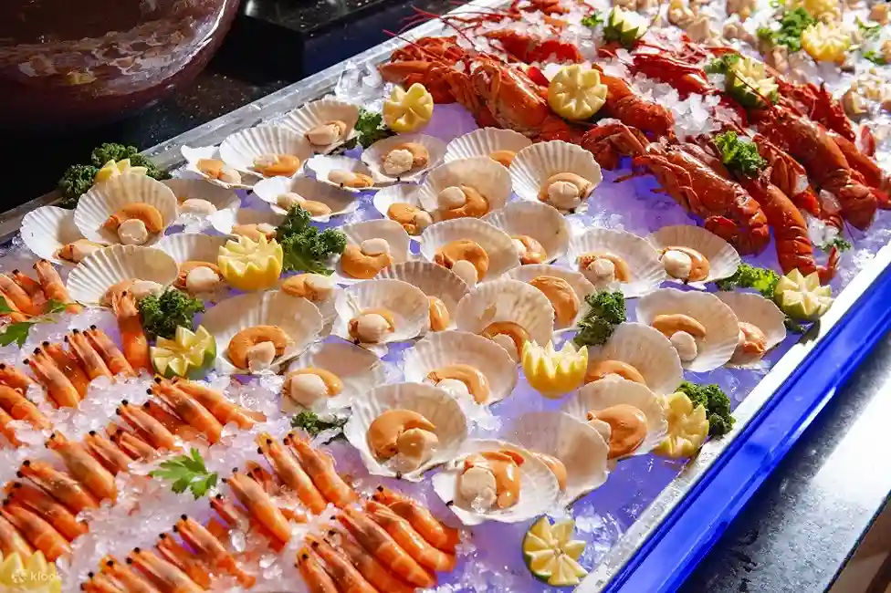 마카오 포시즌스 벨칸상 뷔페의 신선한 해산물 세팅