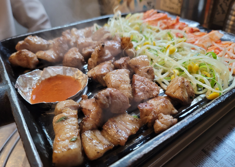 구워삶다 육즙가득 고기