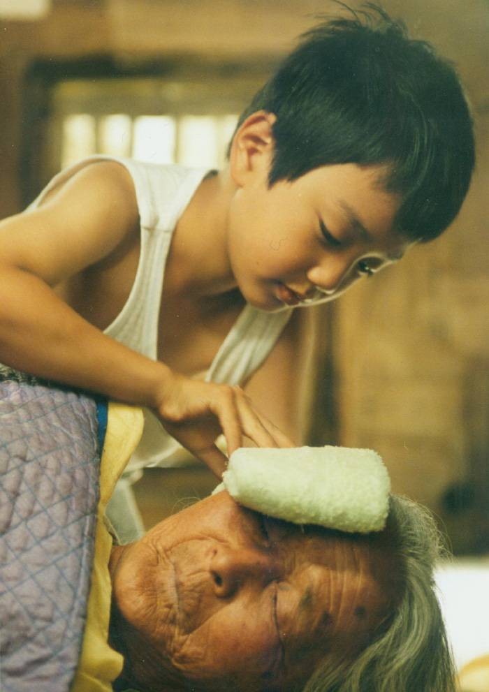 할머니가 생각나는 영화 '집으로'