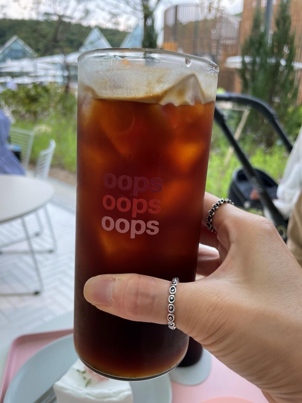 카페-웁스어데이지-고소한-아이스-아메리카노