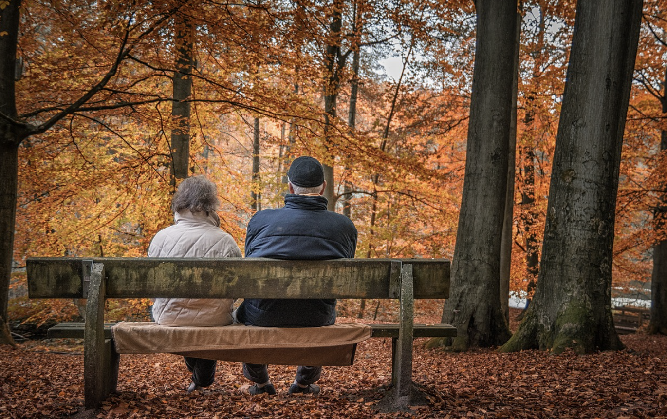 인생의 전환기, 갱년기 건강 관리법 – 남녀 모두를 위한 실천 가이드
