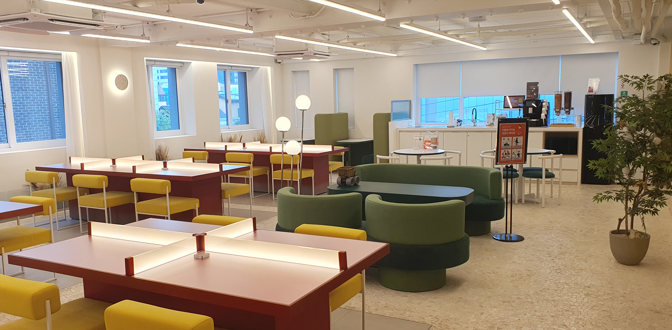 파이브스팟 역삼점 라운지 사진