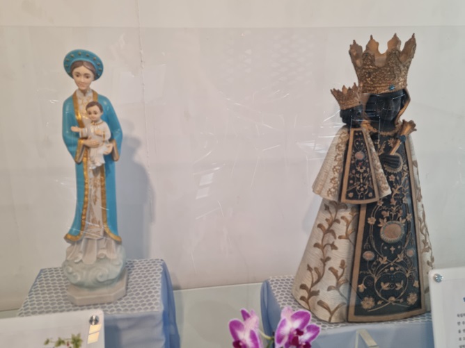 참회와 속죄의 성당 - 알퇴팅과 라방의 성모님