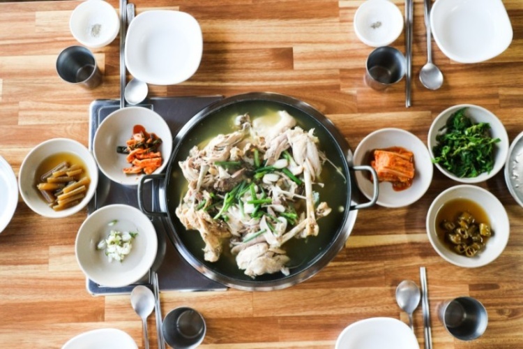 6시내고향 충북 괴산 연풍 고향노포 직접 산에서 채취한 자연산 능이전골 잡버섯전골 토종닭 닭백숙 오리백숙 맛집 추천