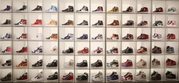 나이키 진열된 운동화들