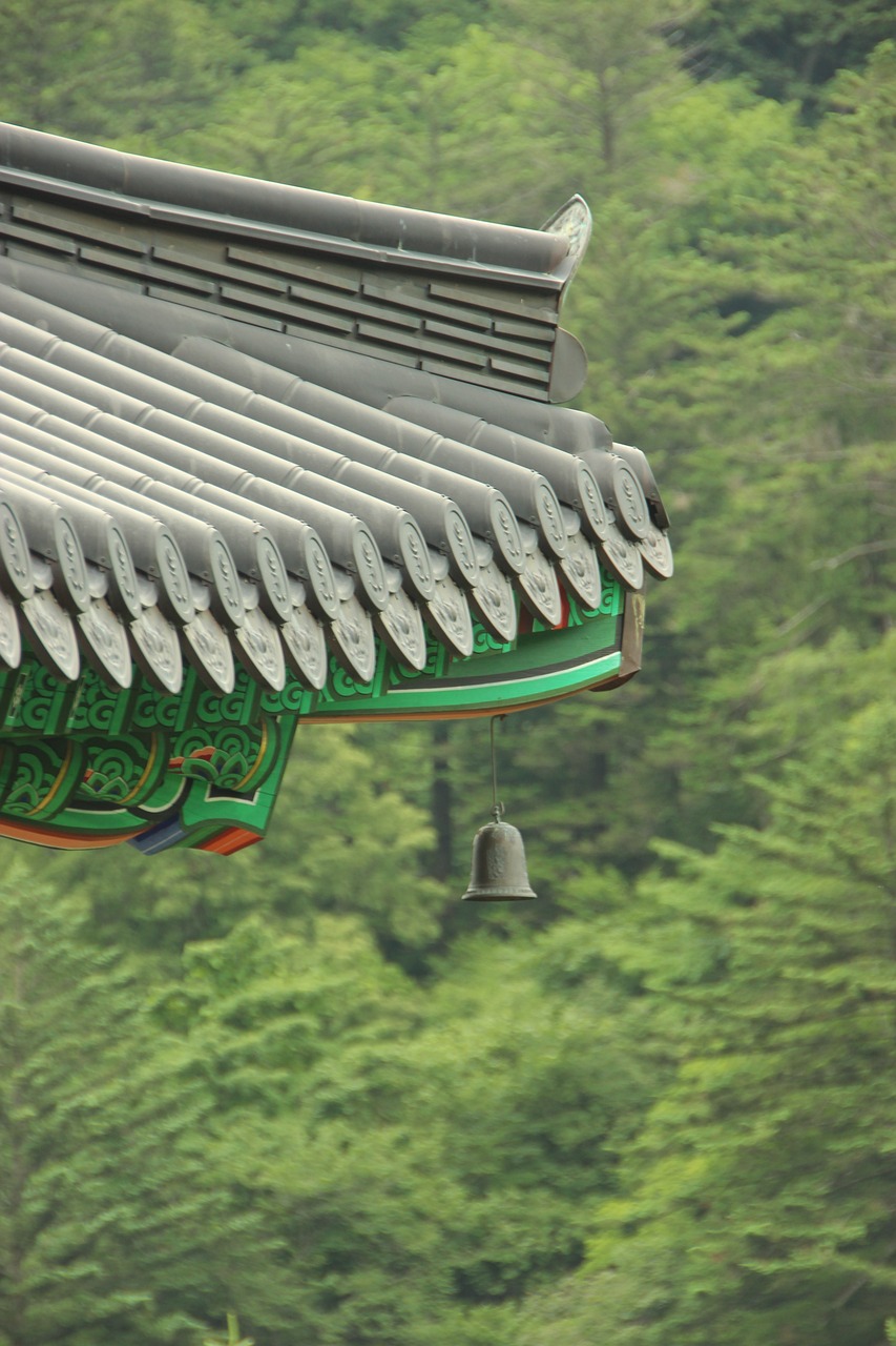 사찰과 기와