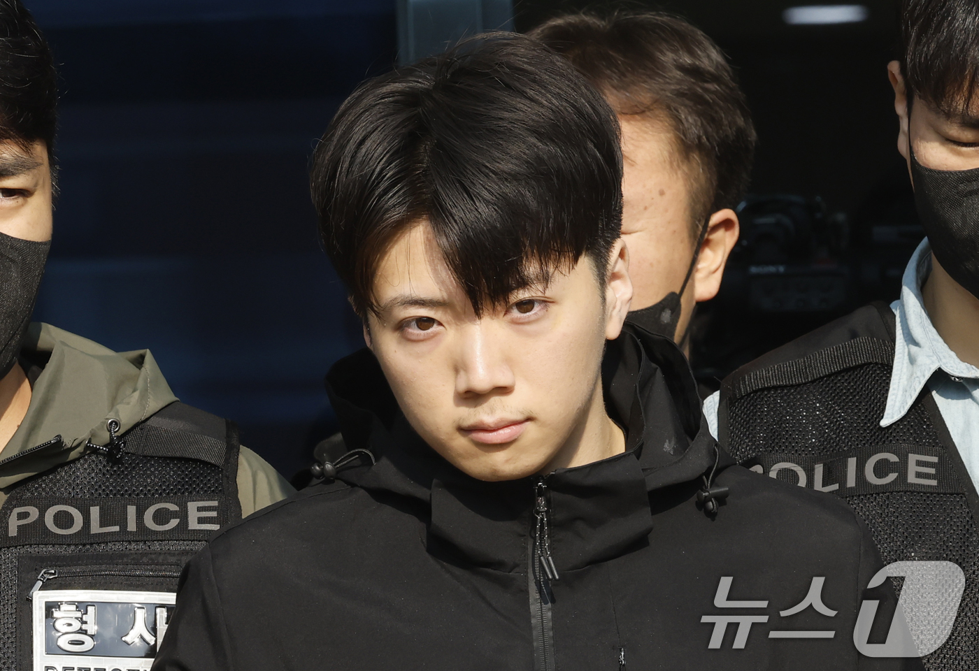 장윤기 부친 증인 출석과 수사 경찰관 재판 관련 보도 사진
