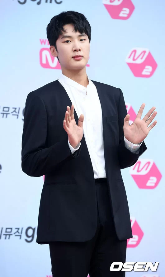 김동희