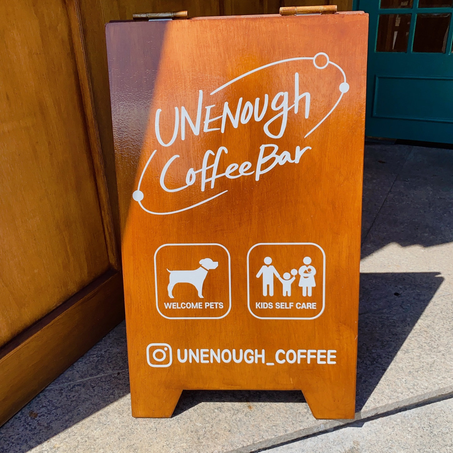 언이너프 커피바(Unenough Coffee Bar) 제주 노형 광평마을 탐라도서관 한라대학교 주차 리뷰 카페 추천