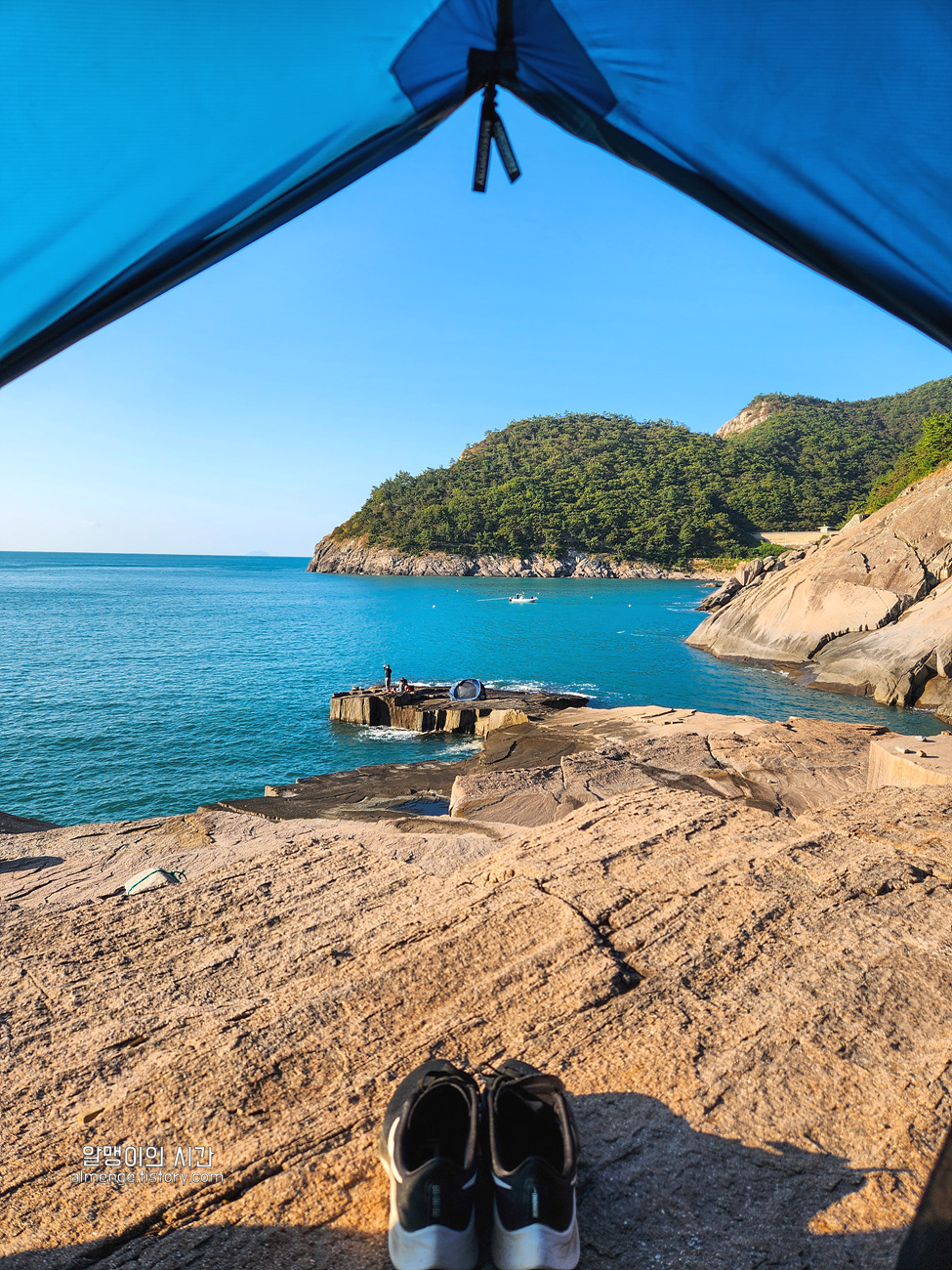 #26-2 여수 개도 백패킹_여기 온돌 돌침대 있어요 (노지 캠핑) - undefined - 바닷바람 맞으며 먹는 회는 말해뭐해 #26-2 여수 개도 백패킹_여기 온돌 돌침대 있어요 (노지 캠핑) - undefined - 바닷바람 맞으며 먹는 회는 말해뭐해