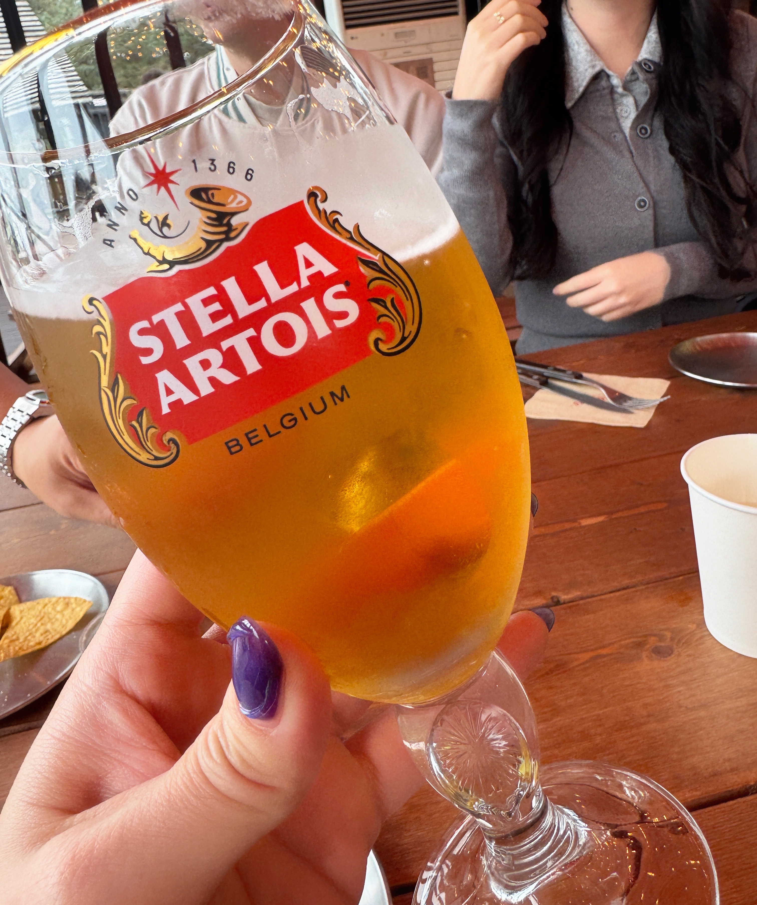 로코스바비큐 남양주점 스텔라 생맥주 한 잔 주문해서 짠하는 사진