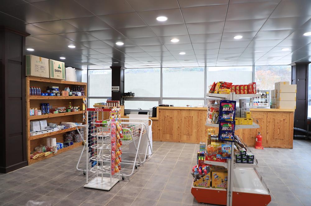 연천 알멕스랜드캠핑장. 경기도 연천군 왕징면 왕산로 218번길 25-100