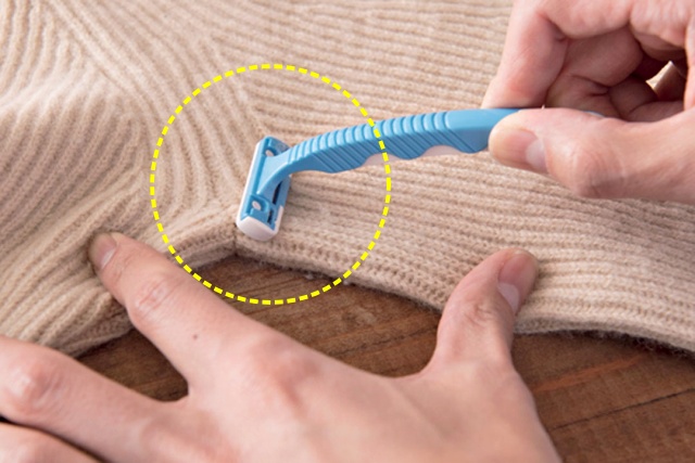 세탁소 방식 니트 보풀제거 스펀지 활용, 생활꿀팁 팁줌 매일꿀정보