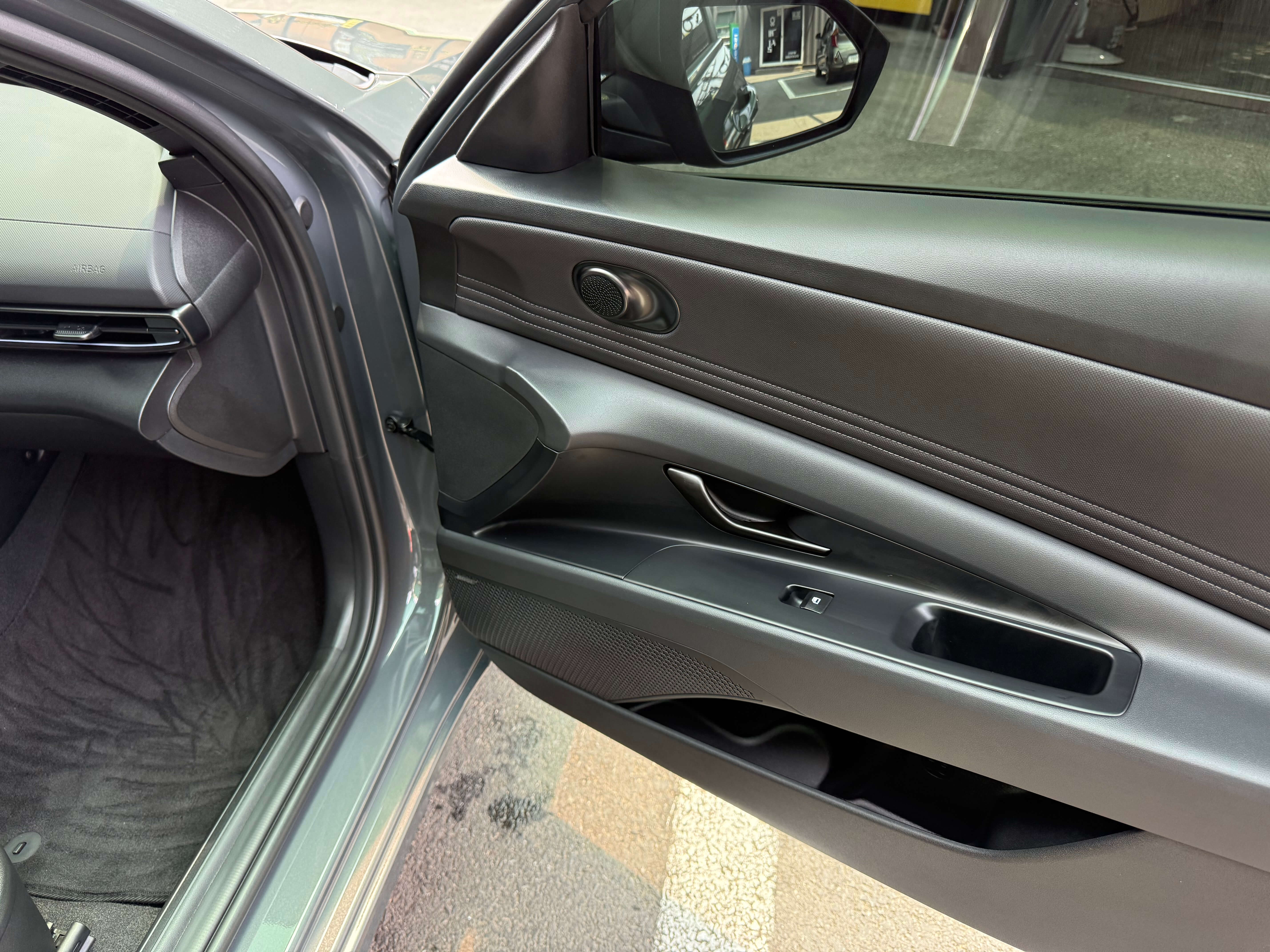 세이지 그린 조수석