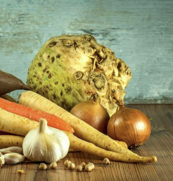 여성에게 중요한 영양소와 1일 권장량 (2/3) - 비오틴, 비타민B군, 비타민C, 비타민D, 오메가3