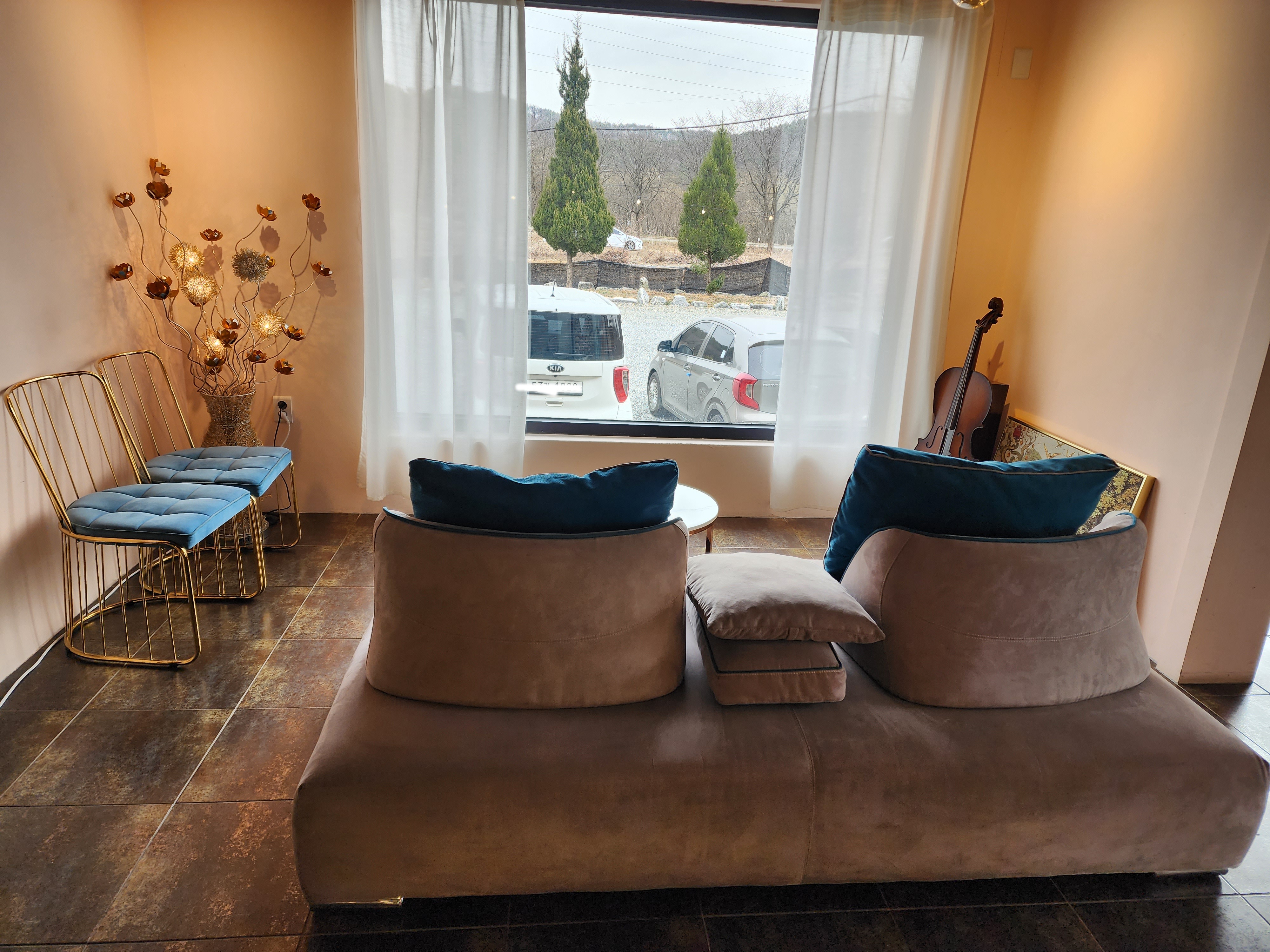 고복저택 카페 내부