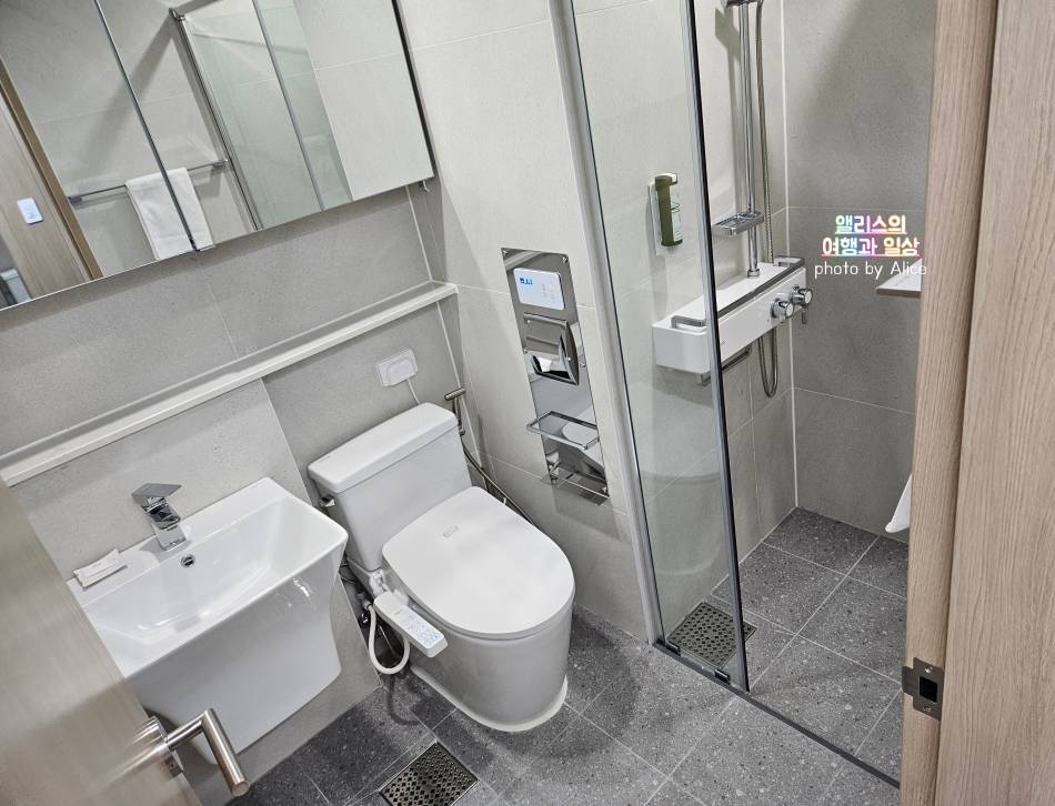 부산 호텔 한달살기 올집 아카이브 4H 부산 트윈룸 더블 룸 후기