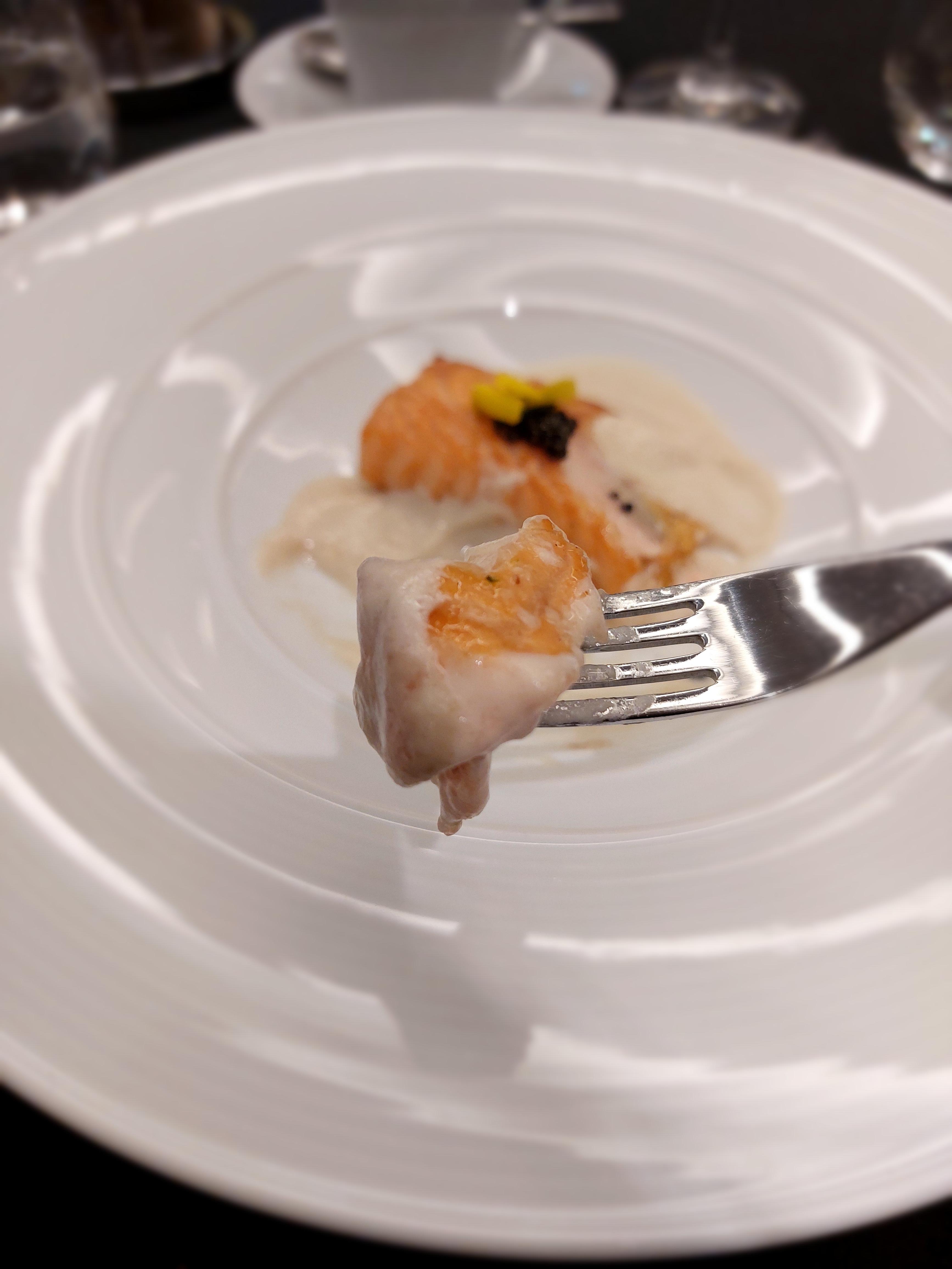 연어구이 컷팅 모습