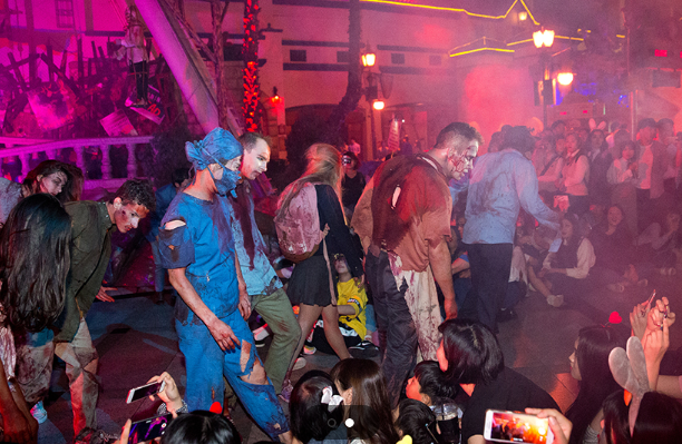 롯데월드-할로윈-통제구역-공연