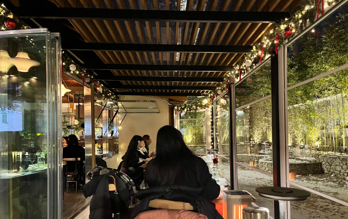 테라스쪽 좌석
