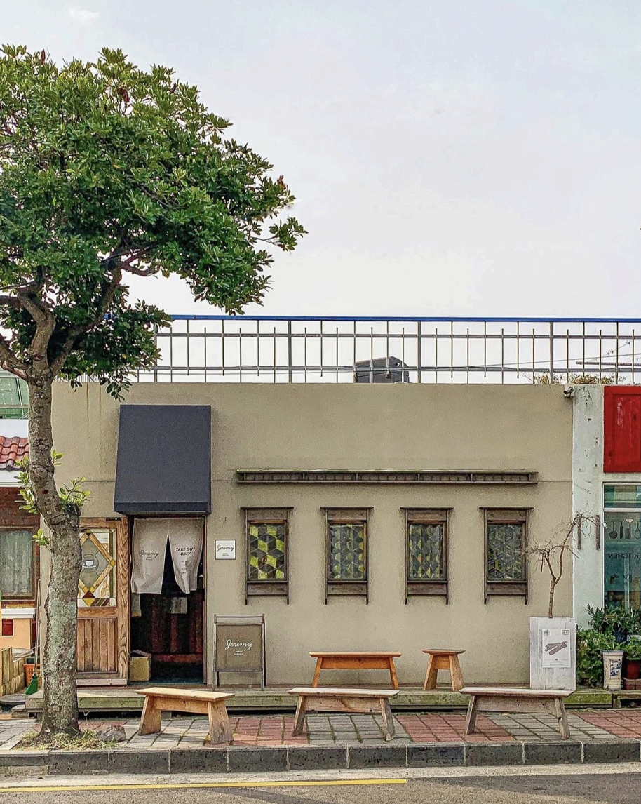 제주 7년 살이의 단골 기록 &ndash; 매일 아침 달려간 카페 제레미애월