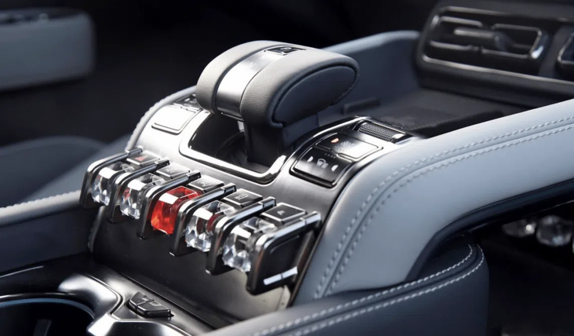 2026년 중국 및 유로 NCAP(Euro NCAP)의 자동차 물리 버튼 탑재 의무화 규제와 터치스크린 인터페이스의 안전성 문제 비교 분석 (자동차 원가 절감과 안전의 딜레마)