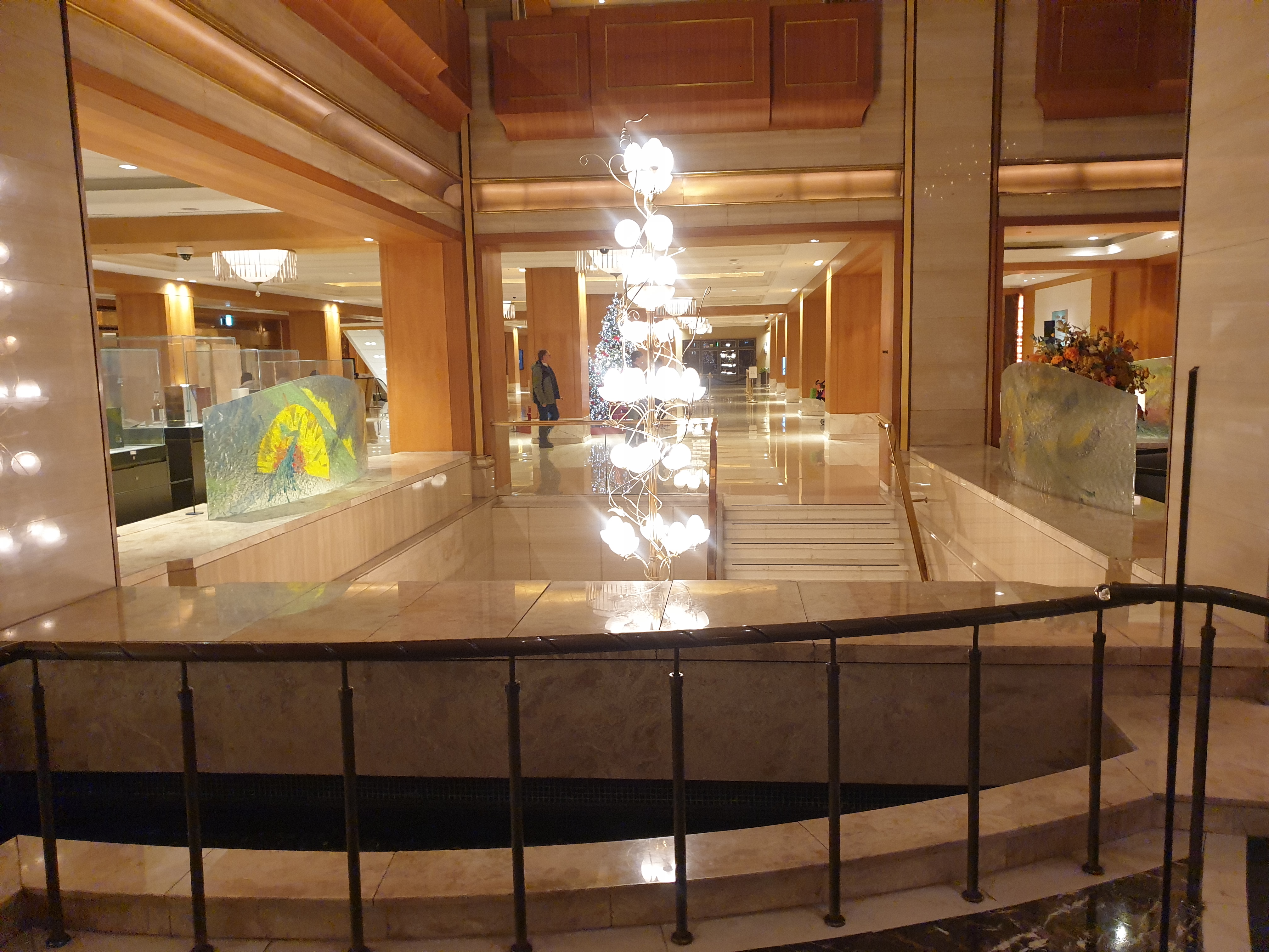 롯데호텔 서울 페닌슐라 입구