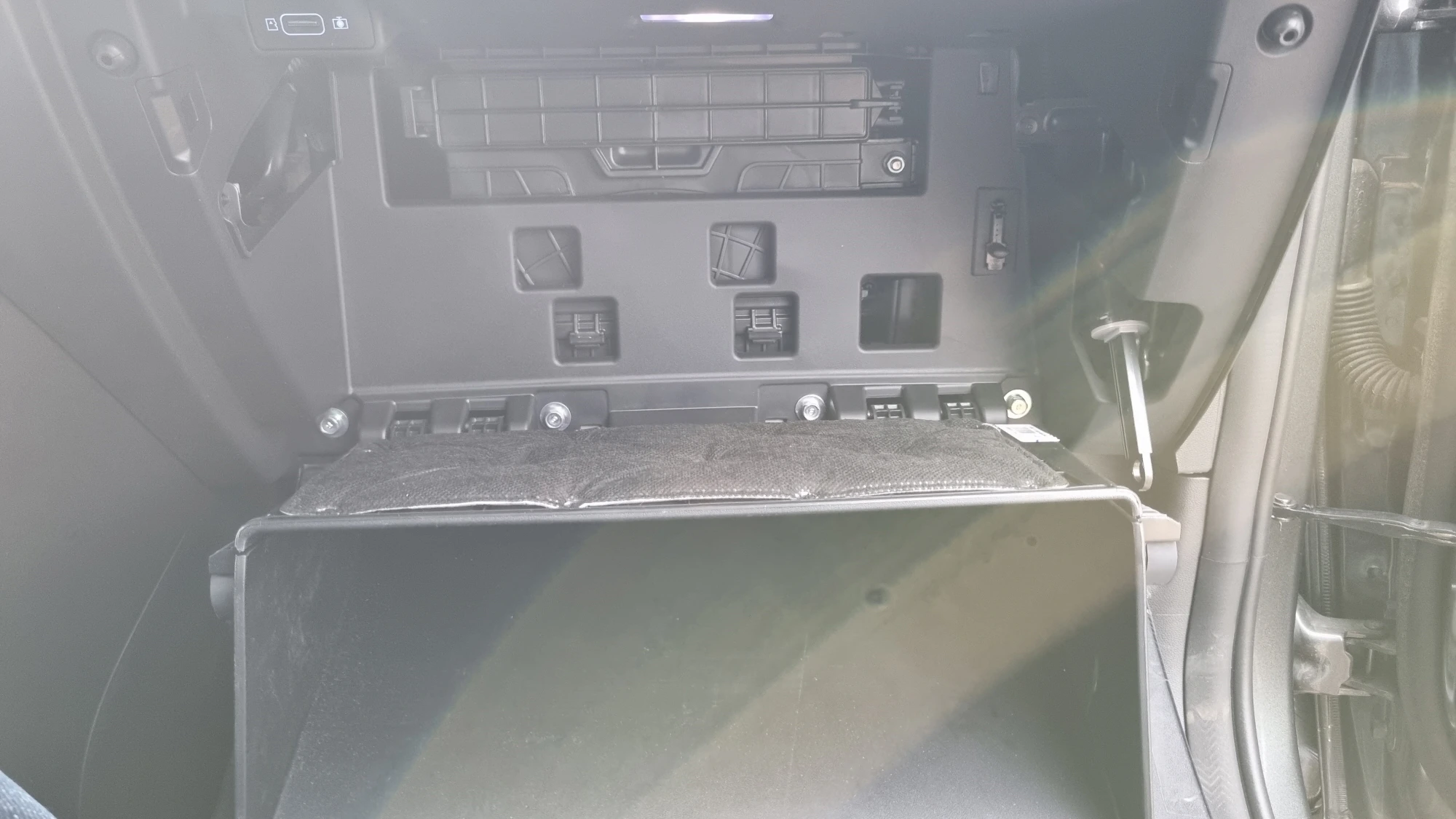 에어컨 필터 위치