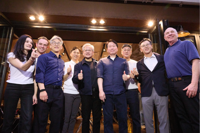 SK텔레콤 엔비디아 풀스택 AI 클라우드 동맹 발표! GW급 AI 팩토리 2027년 가동 및 블랙먼데이 주가 역주행 분석