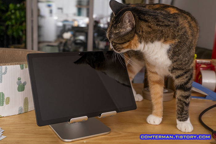 와이즈데이 태블릿 거치대 미끄러짐