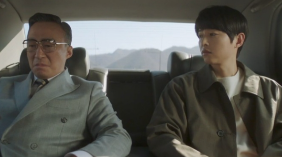 "거대한 벽 앞에서 기죽지 않는 법, 그것이 가장의 자존감입니다. #재벌집막내아들 #40대가장"