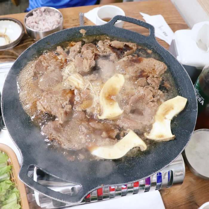 생방송오늘저녁 평택 통복시장 간장주물럭 55년 고향노포 쌈에 싸 먹어도 맛있다는 간장 돼지갈비 맛집 추천