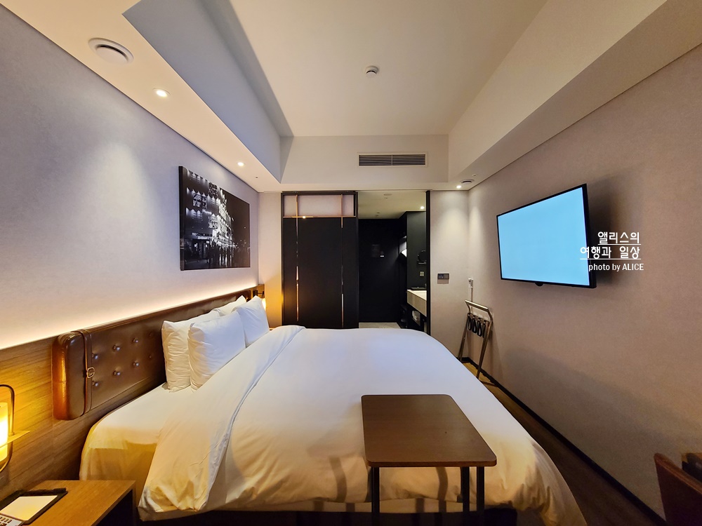 머큐어 앰배서더 서울 홍대 슈페리어 디럭스 킹베드 룸 꼼꼼 후기