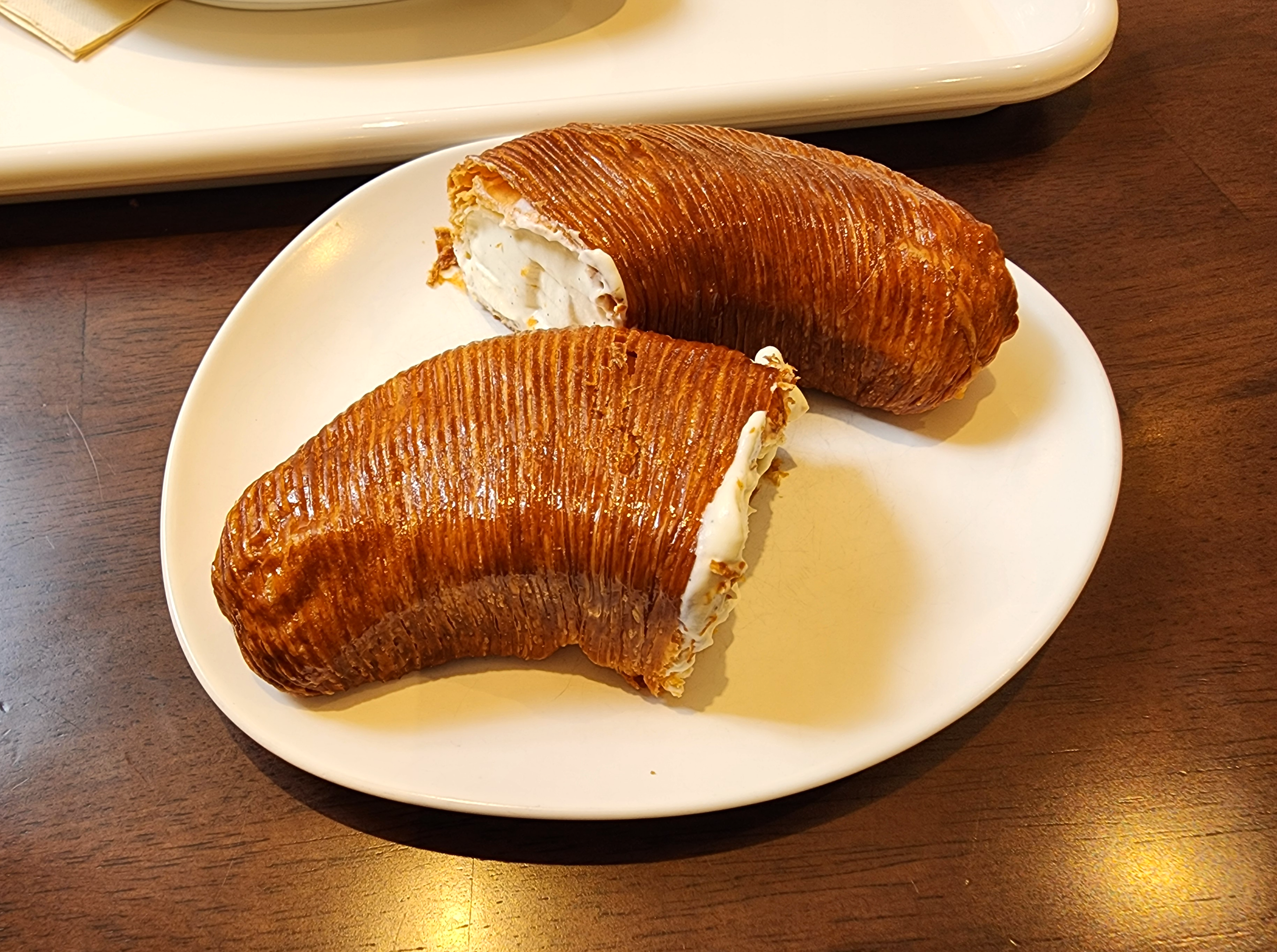 레브두_크림_크로와상