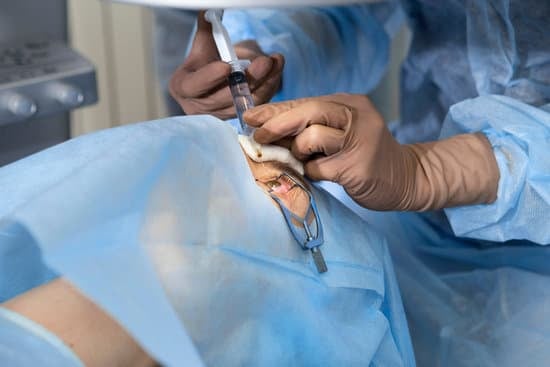 안내 렌즈 삽입술 (ICL: Implantable Collamer Lens)