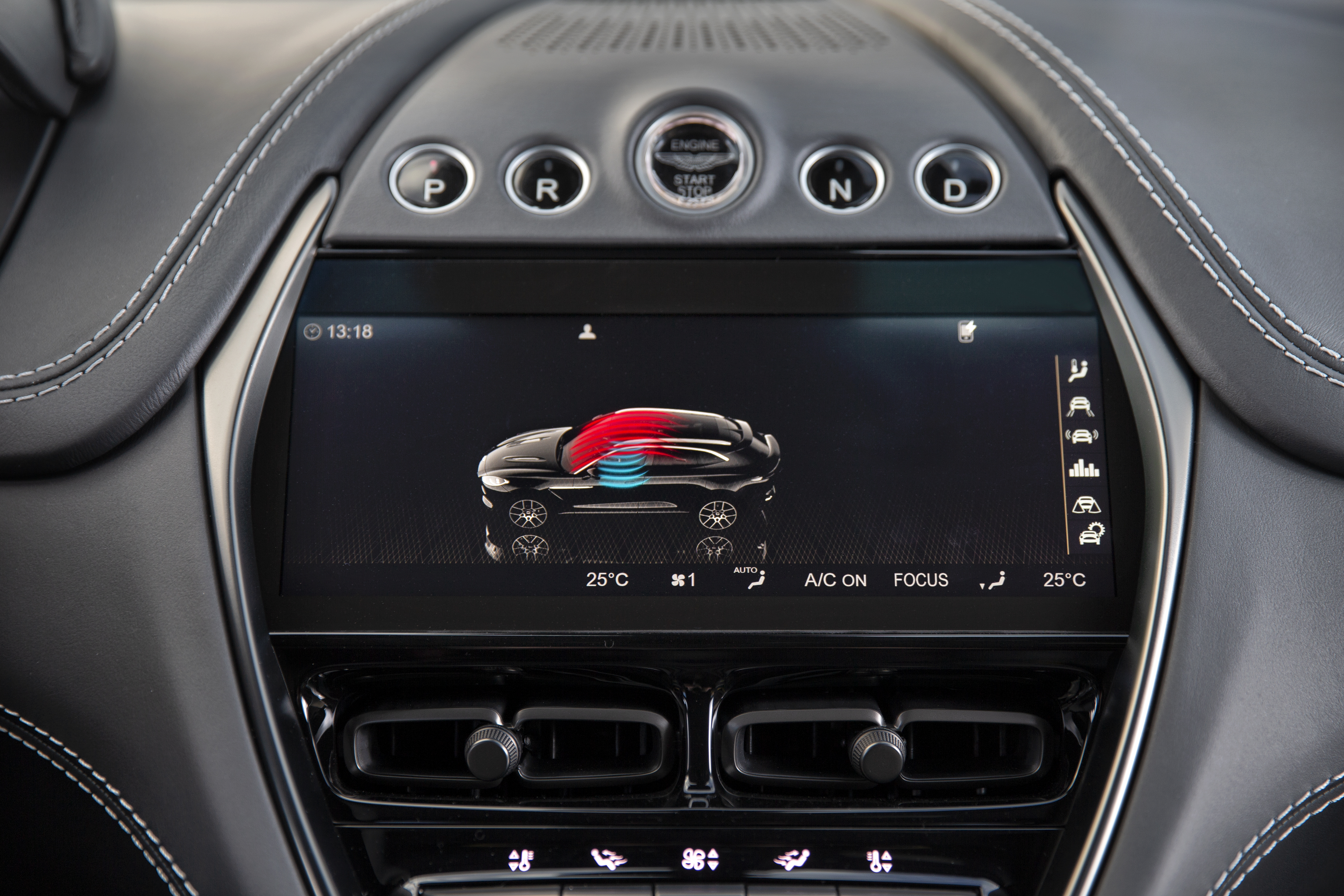 애스턴마틴 DBX 707