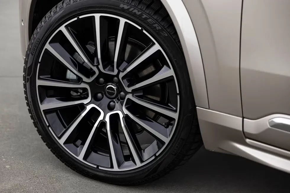 볼보 XC90 이미지