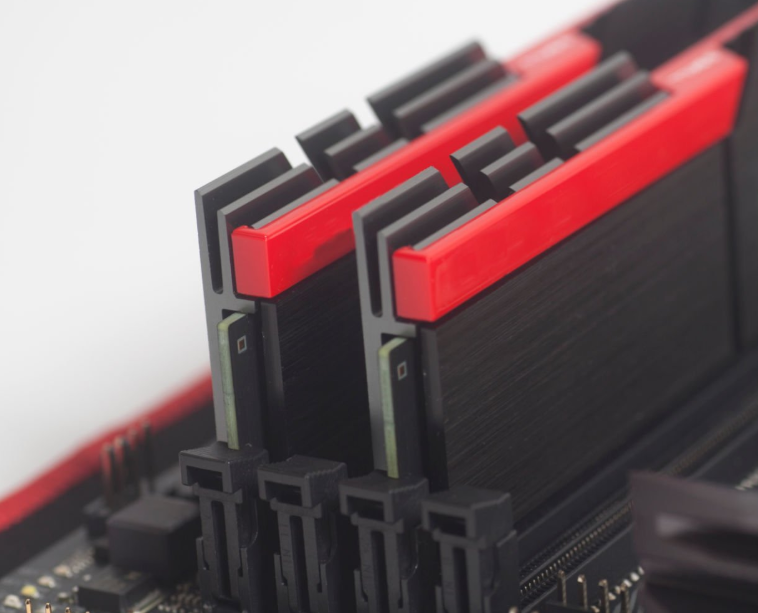 컴퓨터 메모리 트렌드 (용량, 클럭, 듀얼채널)