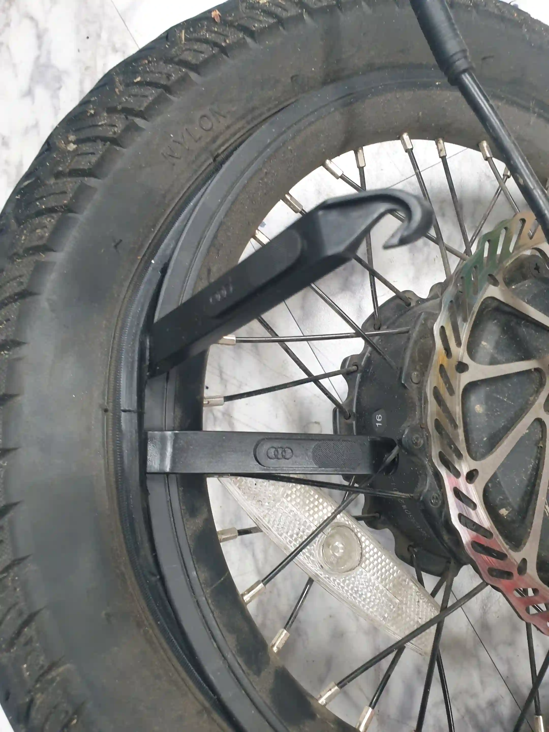 퀄리 Q3 미니 - 타이어 분리