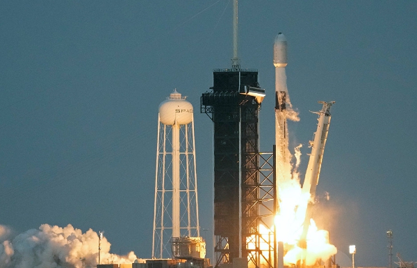 팔콘9 발사 모습