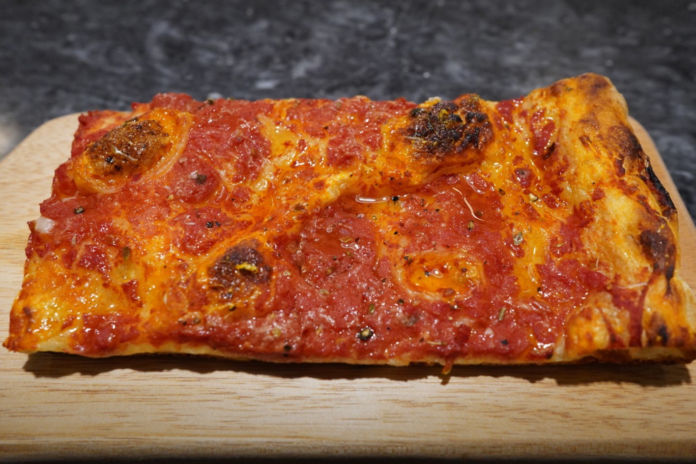 서울에서 만나는 정통 로마식 조각 피자, 신사 라모따 리뷰