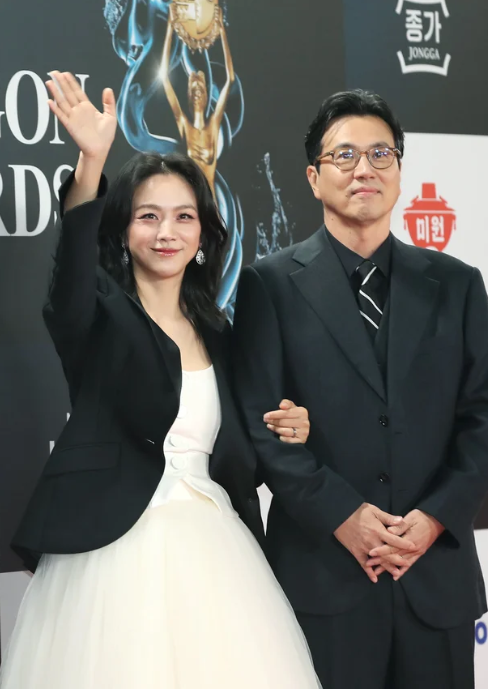 탕웨이 출산했는데 국적 시비
