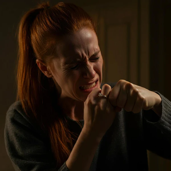 아침에 손 붓는 이유 7가지｜손이 붓는 원인과 해결 방법