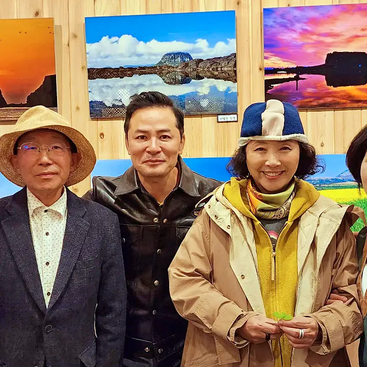 제주의 맛과 이야기를 담은 경치 비경 갤러리 카페 건강 음료 발효 천문동 백하수오 꿀차 제주 한림 애월 맛집