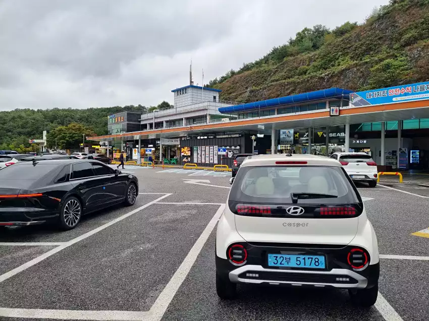 그냥 캐스퍼라면 힘들지만 캐스퍼 일렉트릭이라면 장거리 주행도 가능합니다.