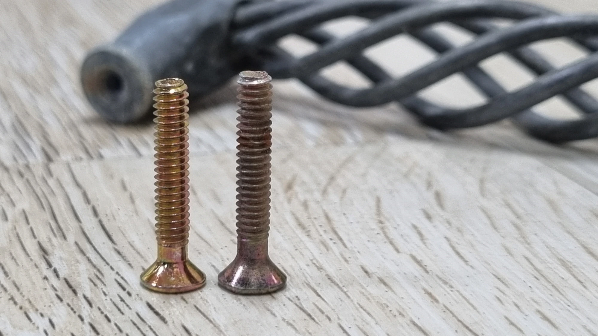 싱크대 문짝 손잡이 볼트 길이