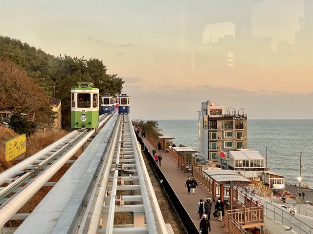 스카이캡슐-아래로-해운대달맞이길-산책로가-있다