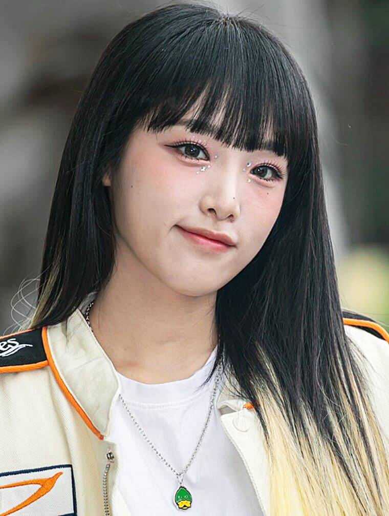 가수-최예나
